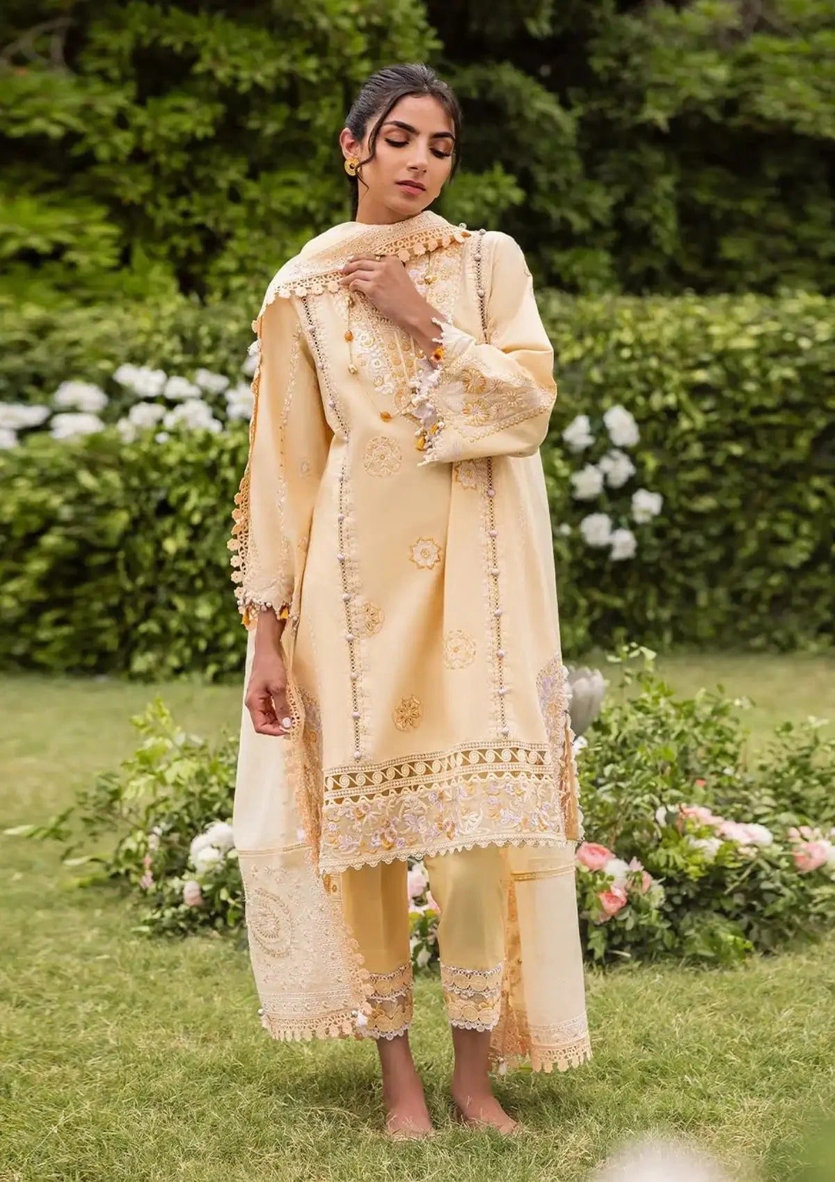 Siraa by Sadaf Fawad Khan Embroidered Lawn Unstitched 3Pc Suit - ZAPHIRA (A)