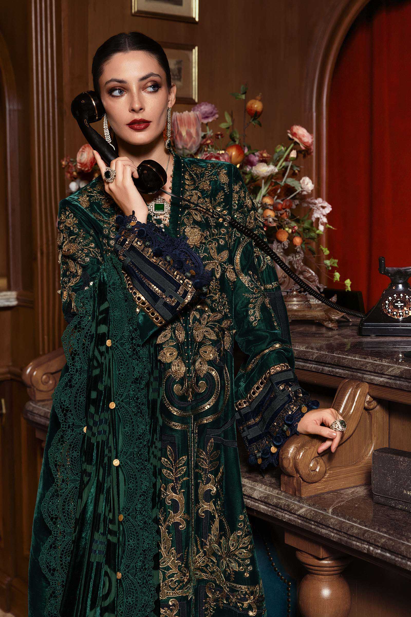 3 Piece Unstitched Embroidered Velvet Suit WL-1302-Emerald Green