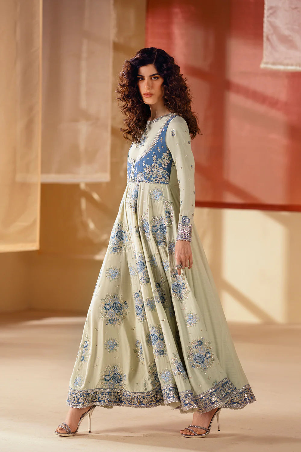 ETHNC EMBORIDERED PISHWAS