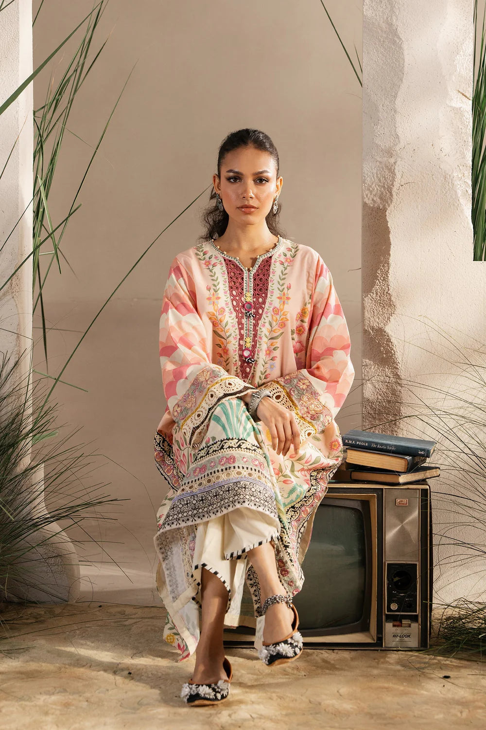 EMBROIDERED SUIT | ETHNC