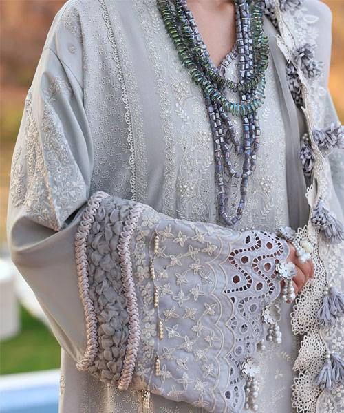 Republic Kalani Eid Luxury Lawn ‘25 – D3-B – SITARA