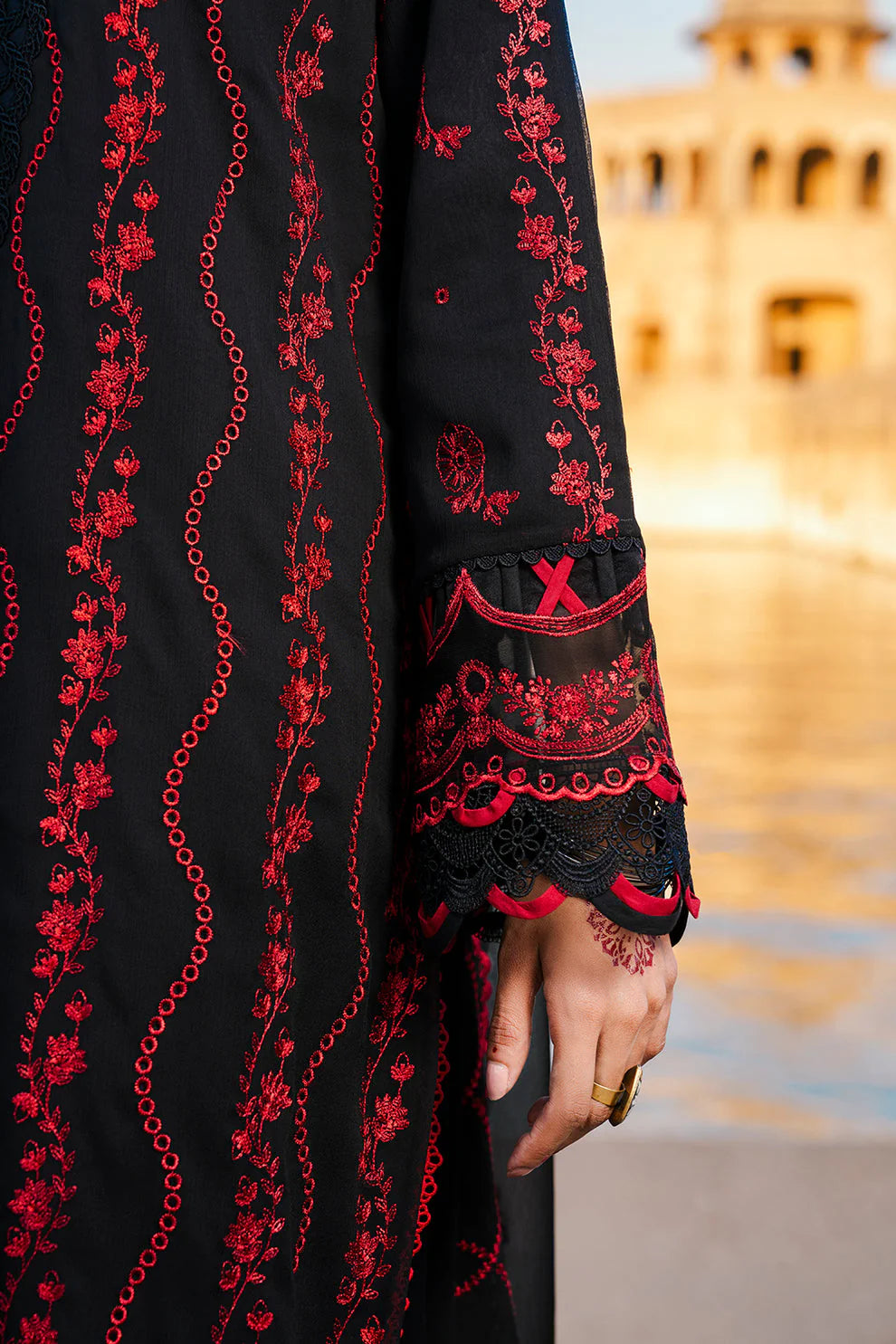 Zellbury Chikankari Embroidered Lawn Unstitched 3Pc Suit WUS25E30822